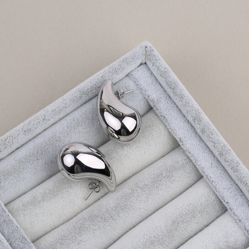 Silver teardrop earrings